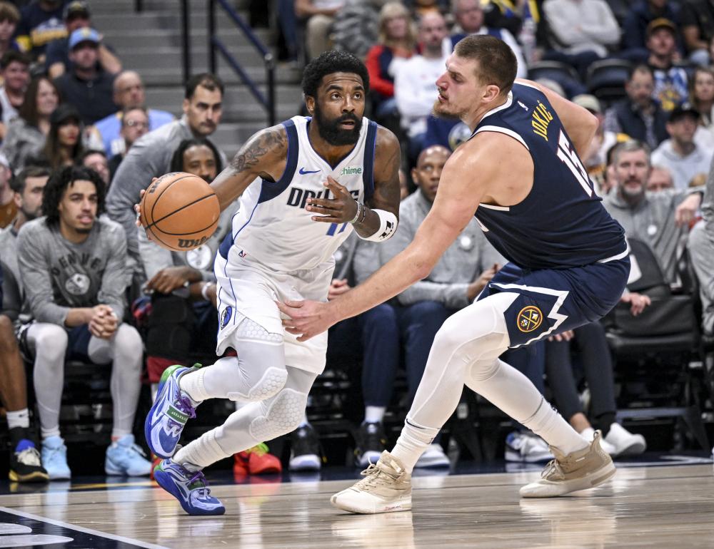 委内瑞拉10秘鲁，龙东点射制胜，布赖恩雷纳进球无效.