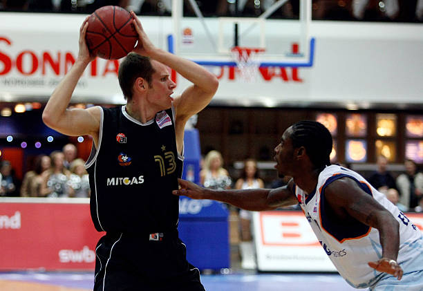 迫使对手收 迫使对手收