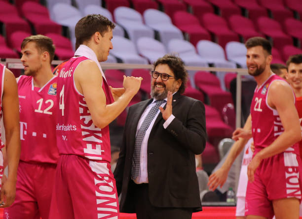 还是边路快 还是边路快