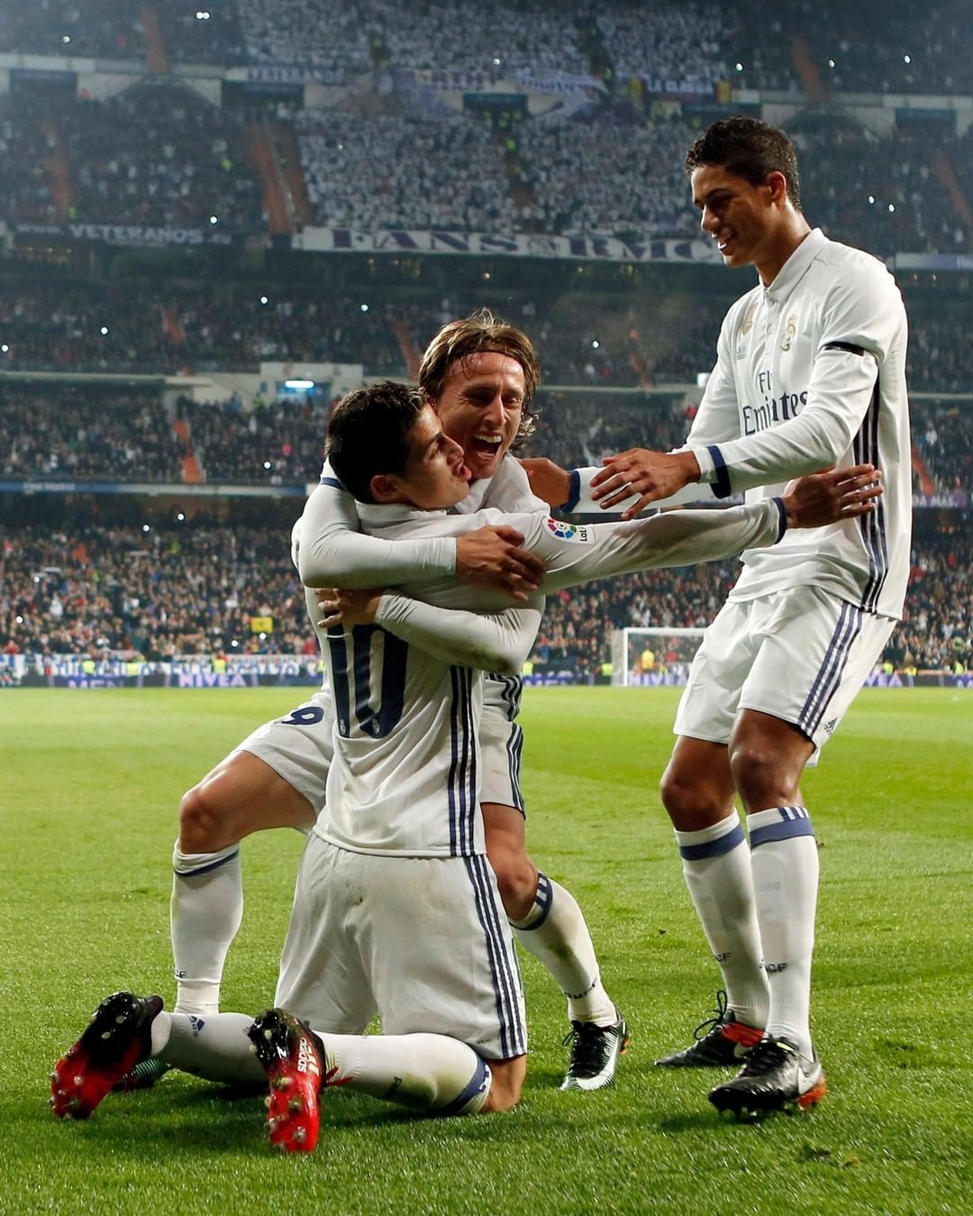 芒特的第一时间处理球是真帅！